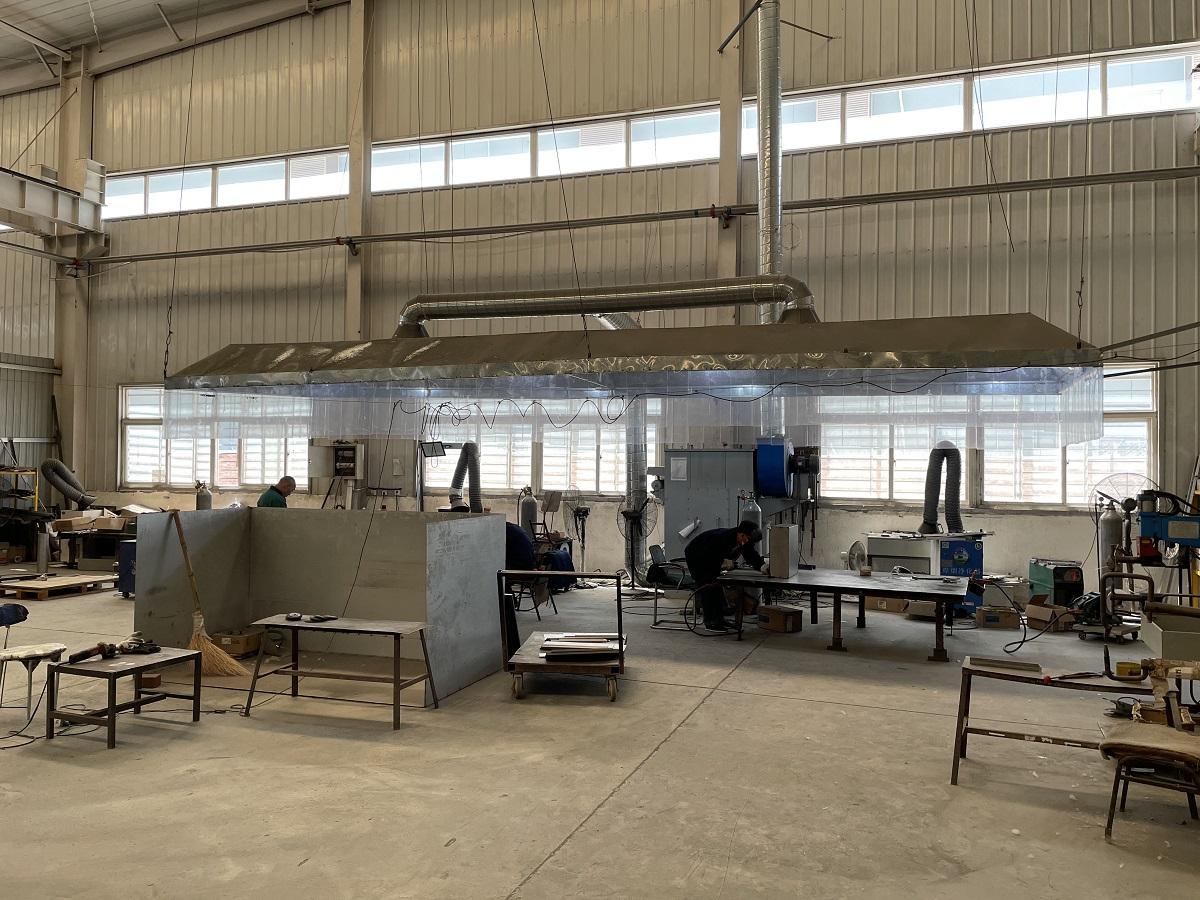 鈑金車間電焊區(qū)15