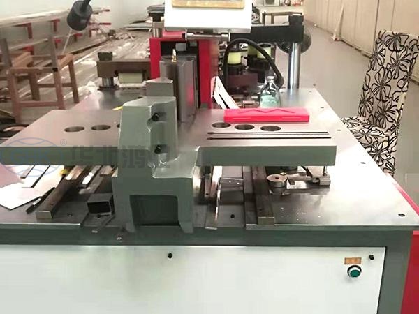 數(shù)控銅排折彎機(jī)